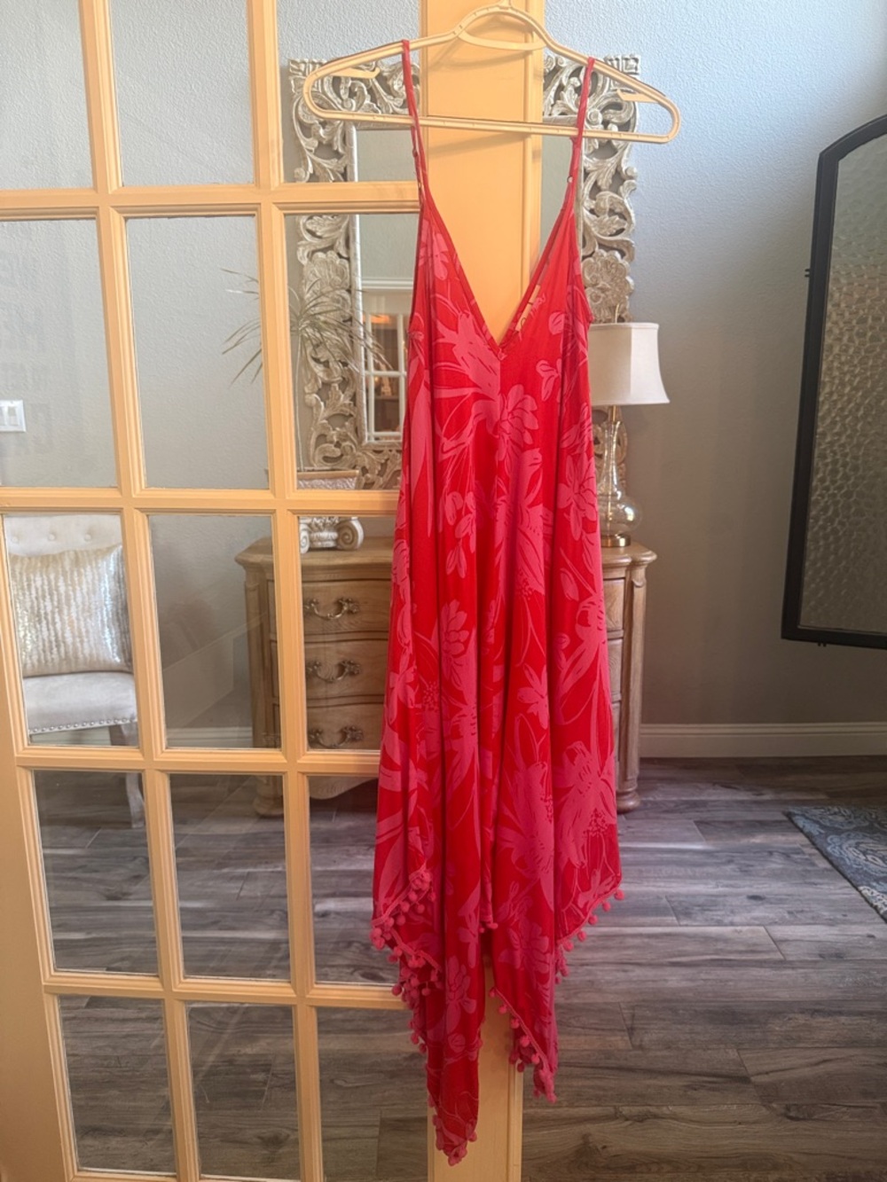 Red Floral V-Neck Handkerchief Hem Dress Size Small
